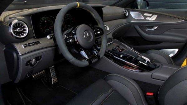 Топ-версия Mercedes-AMG GT 63 4-door Coupe стала быстрее Ferrari 812 Superfast