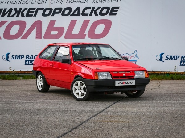 Есть в ней что-то от Ferrari: тюнинг ВАЗ-2108