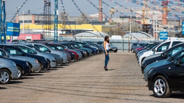 Средняя стоимость авто до трех лет выросла в России до 878 тыс. рублей Средняя стоимость авто до трех лет выросла в России до 878 тыс. рублей
