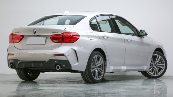 BMW показала обновленный седан 1-Series исключительно для Китая BMW показала обновленный седан 1-Series исключительно для Китая