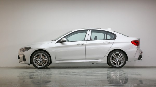 BMW показала обновленный седан 1-Series исключительно для Китая BMW показала обновленный седан 1-Series исключительно для Китая