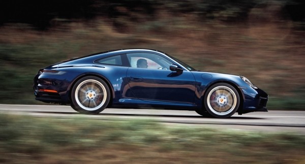Модели Porsche 911 серии 992 впервые получили &laquo;механику&raquo;