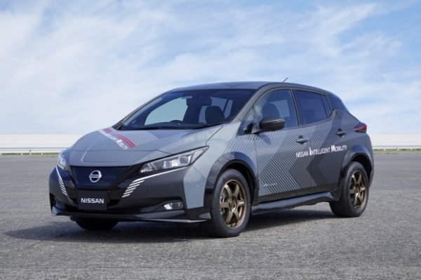 Nissan представила тестовый прототип Leaf e+