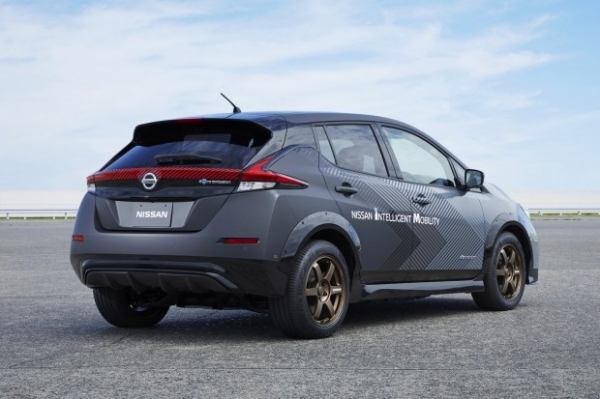 Nissan представила тестовый прототип Leaf e+