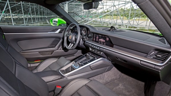 Отходим от&nbsp;формата ради купе Porsche 911 Carrera S серии 992