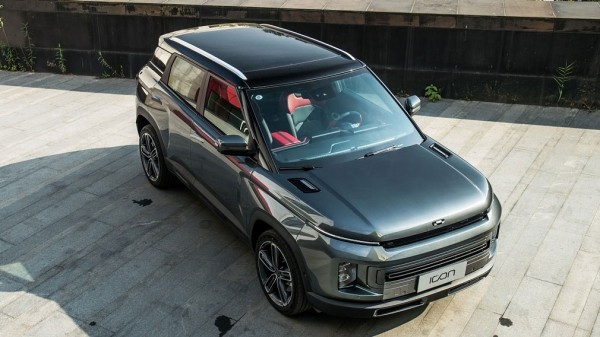 Компания Geely официально представила новый кроссовер Geely Icon