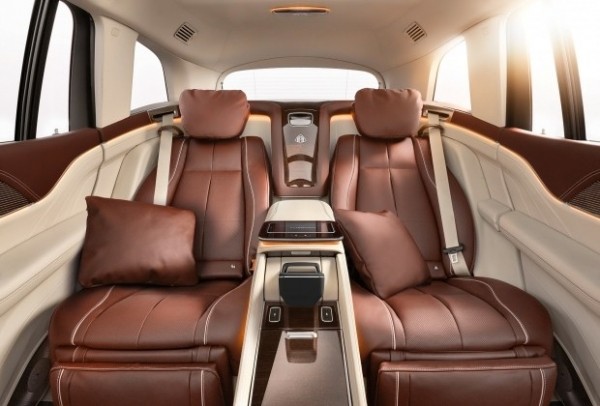 Кроссовер Mercedes-Maybach GLS сохранил кузов донора