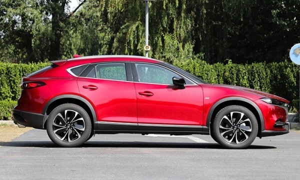 Начался старт продаж нового купе-кроссовера Mazda CX-4