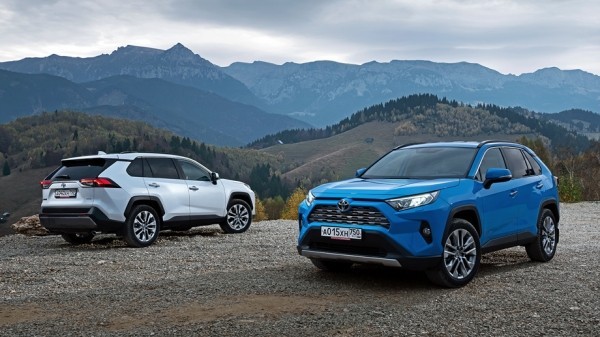 Находим заносчивым кроссовер Toyota RAV4 пятого поколения