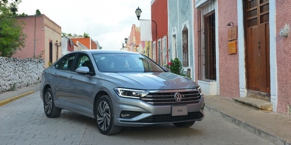 Новая жизнь после сорока. Тест-драйв Volkswagen Jetta Новая жизнь после сорока. Тест-драйв Volkswagen Jetta
