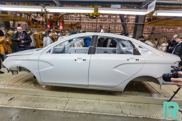 В "АвтоВАЗ" объяснили почему в их моделях хлипкие кузова В "АвтоВАЗ" объяснили почему в их моделях хлипкие кузова