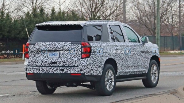 GMC Yukon попал в объективы фотокамер GMC Yukon попал в объективы фотокамер