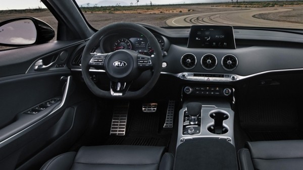 Kia назвала рублёвые цены фастбека Stinger 2020 модельного года