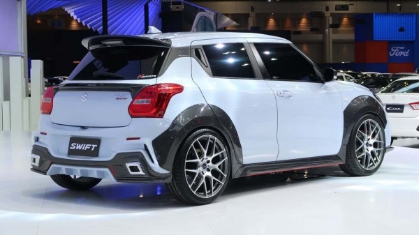 Suzuki Swift &laquo;нарядили&raquo; в экстремальный обвес