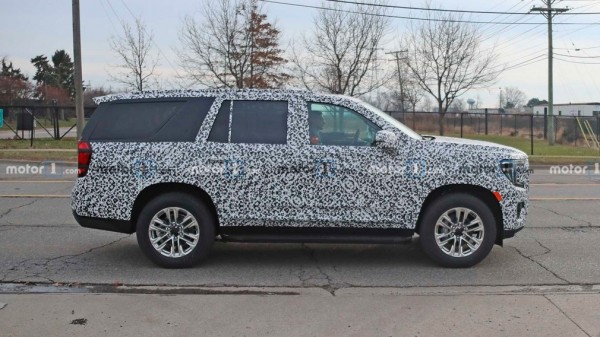 GMC Yukon попал в объективы фотокамер GMC Yukon попал в объективы фотокамер