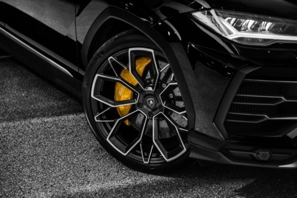 Тюнеры сделали Lamborghini Urus брутальнее и мощнее Тюнеры сделали Lamborghini Urus брутальнее и мощнее