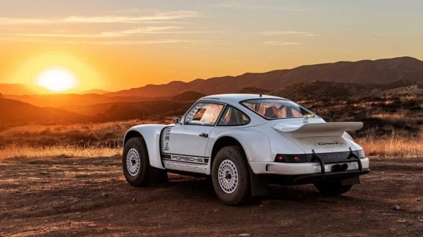 Porsche 911 превратили в раллийный багги c ходом подвески 300 миллиметров Porsche 911 превратили в раллийный багги c ходом подвески 300 миллиметров