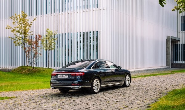 Что-то вечно. Mercedes-Benz S-class против Audi A8 Что-то вечно. Mercedes-Benz S-class против Audi A8