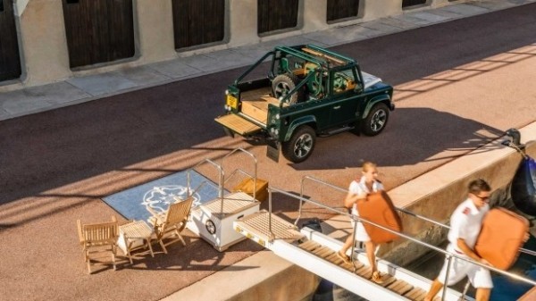 Представлен изумрудный Land Rover Defender от Overfinch Представлен изумрудный Land Rover Defender от Overfinch