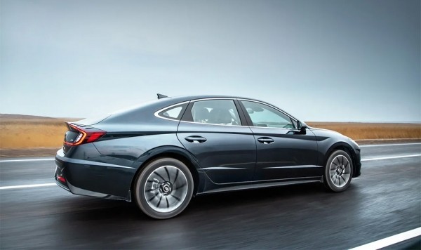 Экспрессия. Тест-драйв седана Hyundai Sonata восьмого поколения 