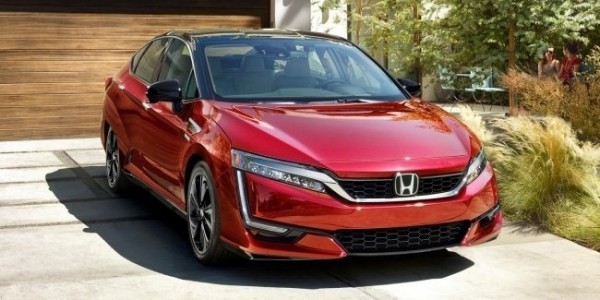 Honda показала водородный седан Clarity Fuel Cell 2020