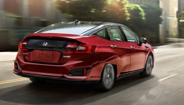 Honda показала водородный седан Clarity Fuel Cell 2020