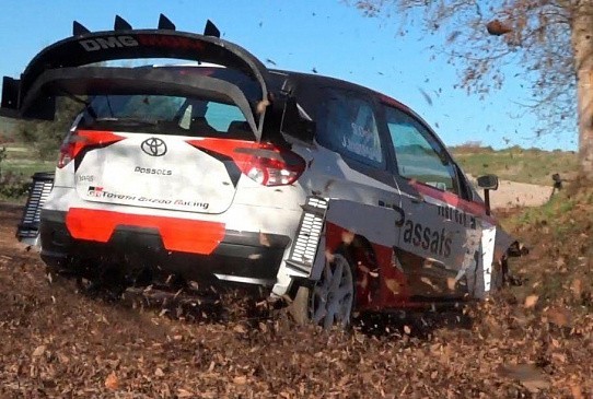 Toyota объявила цены на обновленный кроссовер Highlander Toyota объявила цены на обновленный кроссовер Highlander