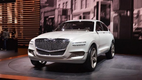 В сети появились дебютные изображения обновленного Genesis G70