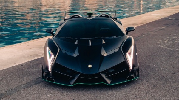 Невероятный родстер Lamborghini Veneno уйдет с молотка