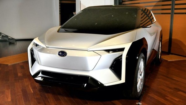 Компания Subaru показала дизайн электрического кроссовера