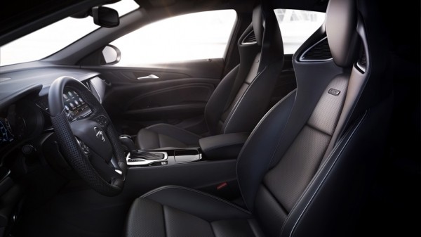 Opel представил обновленную Insignia