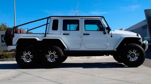 Jeep Wrangler получил дополнительные колеса Jeep Wrangler получил дополнительные колеса