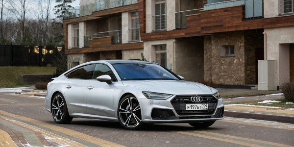 Недешево и сердито. Три мнения об Audi A7 