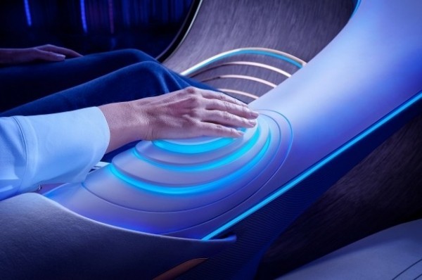 Шоу-кар Mercedes-Benz Vision AVTR доверился органической батаре