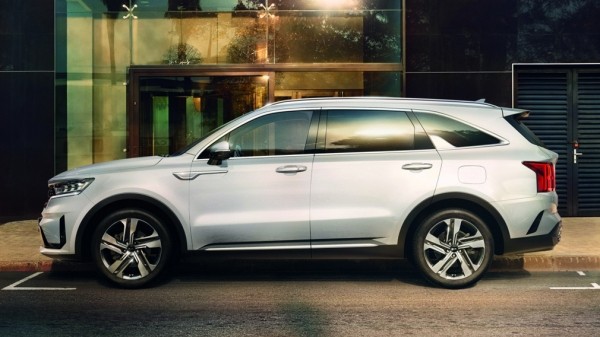 Kia опубликовала первые официальные фото нового Kia Sorento