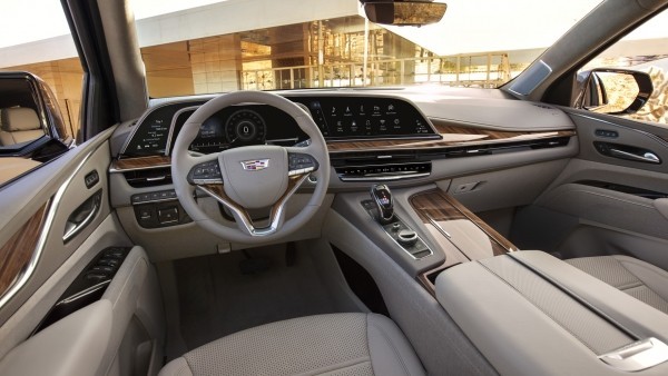 Новый Cadillac Escalade постарался удивить публику начинкой Новый Cadillac Escalade постарался удивить публику начинкой