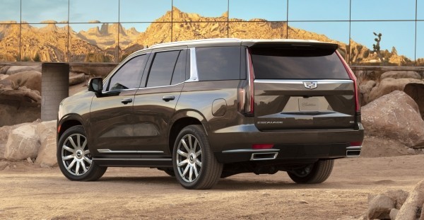 Новый Cadillac Escalade постарался удивить публику начинкой Новый Cadillac Escalade постарался удивить публику начинкой
