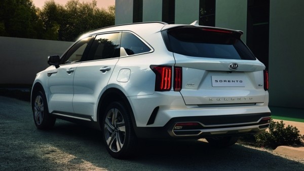 Kia опубликовала первые официальные фото нового Kia Sorento
