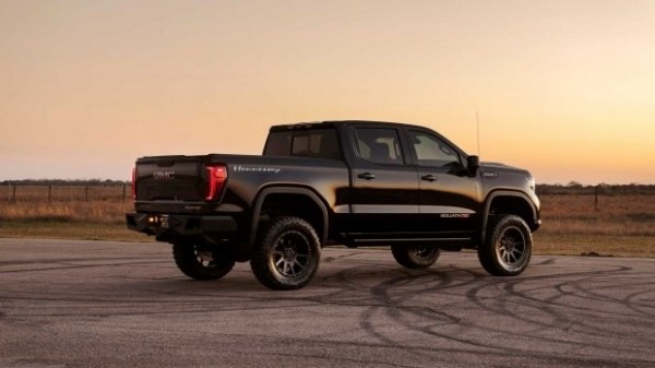 Пикап GMC Sierra получил дерзкий тюнинг от Hennessey