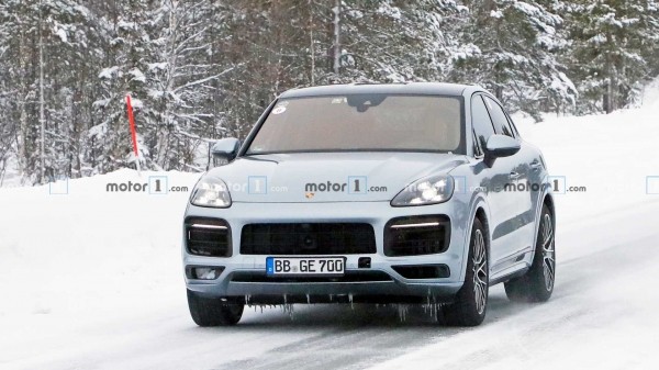 На тестах замечен высокопроизводительный Porsche Cayenne Coupe GT На тестах замечен высокопроизводительный Porsche Cayenne Coupe GT