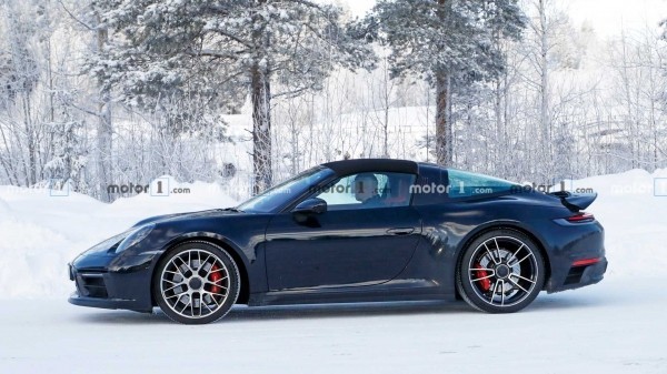 Появились фото обновленного купе Porsche 911 Targa GTS 