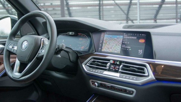 Стала известна стоимость новых вариаций BMW X5 и X6 в России Стала известна стоимость новых вариаций BMW X5 и X6 в России