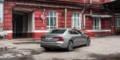 Тест-драйв Audi A4, Jaguar XE и Volvo S60. Благородное собрание Тест-драйв Audi A4, Jaguar XE и Volvo S60. Благородное собрание