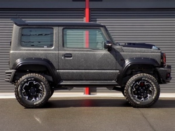 Посмотрите на этот брутальный Suzuki Jimny Посмотрите на этот брутальный Suzuki Jimny