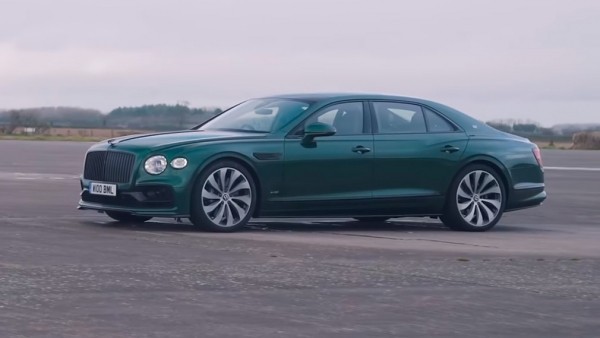 Новая Audi RS7, Bentley Flying Spur и Panamera Turbo S сошлись на прямой Новая Audi RS7, Bentley Flying Spur и Panamera Turbo S сошлись на прямой