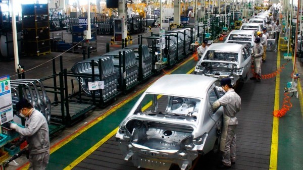 Peugeot, Citroen и Opel закрывают заводы в Европе
