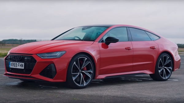 Новая Audi RS7, Bentley Flying Spur и Panamera Turbo S сошлись на прямой Новая Audi RS7, Bentley Flying Spur и Panamera Turbo S сошлись на прямой