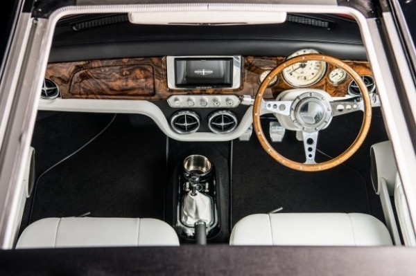 Классический MINI &laquo;превратили&raquo; в Lotus из фильма о Джеймсе Бонде