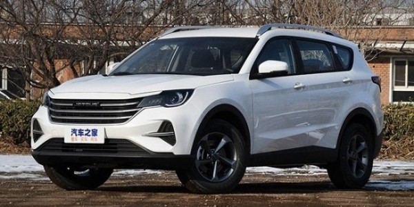 Chery вывел на рынок Китая один из самых бюджетных кроссоверов Chery вывел на рынок Китая один из самых бюджетных кроссоверов