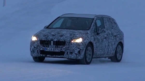 Новый BMW 2-Series Active Tourer попал в объективы камер Новый BMW 2-Series Active Tourer попал в объективы камер